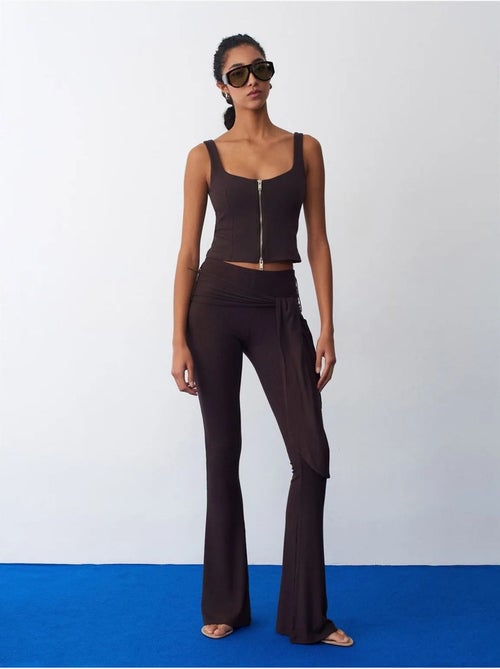 Pantalón de jersey acampanado de tiro alto con detalle de lazada dilvin - Kiabi Pantalón de jersey acampanado de tiro alto con detalle de lazada dilvin - Kiabi