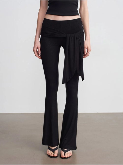 Pantalón de jersey acampanado de tiro alto con detalle de lazada dilvin - Kiabi Pantalón de jersey acampanado de tiro alto con detalle de lazada dilvin - Kiabi