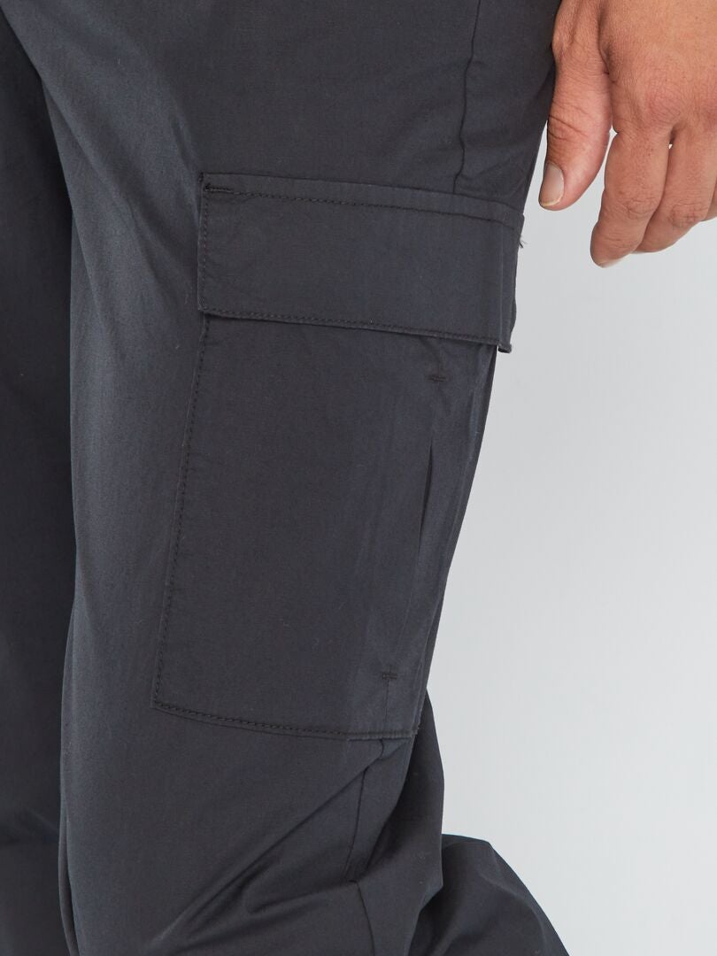 Pantalón de jogging con bolsillos con solapa Negro - Kiabi