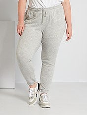 Cómo combinar pantalones grises de mujer - Vestir con Estilo