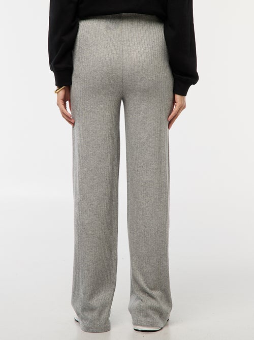 Pantalón de maternidad ancho en canalé - Kiabi