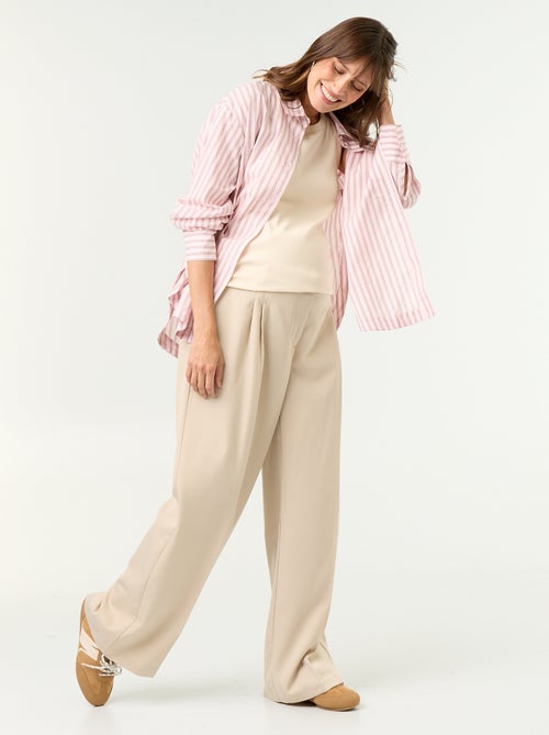 Pantalón de maternidad con pinzas - Kiabi Pantalón de maternidad con pinzas - Kiabi