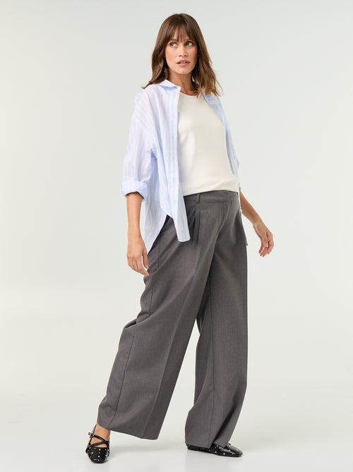 Pantalón de maternidad con pinzas - Kiabi Pantalón de maternidad con pinzas - Kiabi