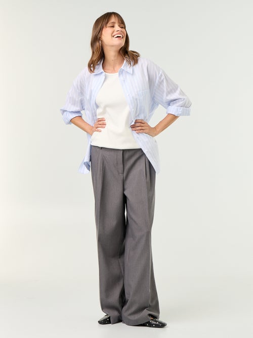 Pantalón de maternidad con pinzas - Kiabi Pantalón de maternidad con pinzas - Kiabi