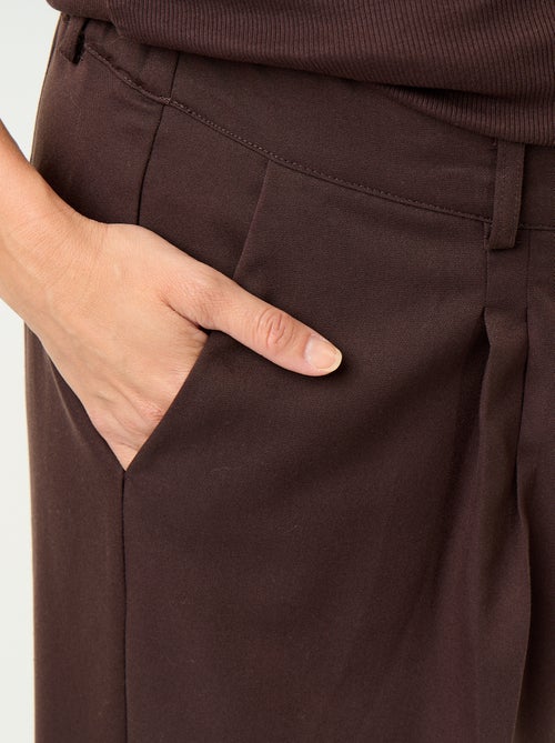 Pantalón de maternidad con pinzas - Kiabi Pantalón de maternidad con pinzas - Kiabi