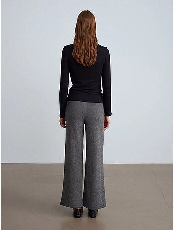 Pantalón de mujer de tejido con pernera ancha y cintura de tiro medio