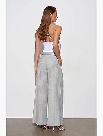 Pantalón de pernera ancha a rayas con pinzas dilvin