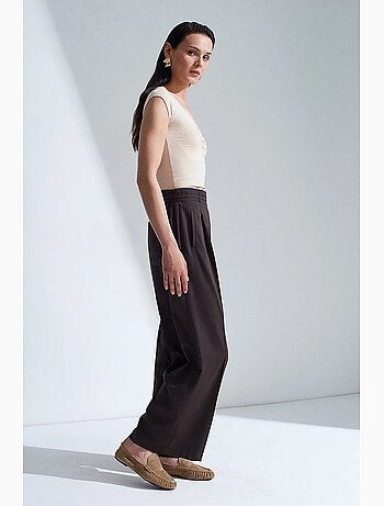 Pantalón de pernera ancha con cinturón dilvin