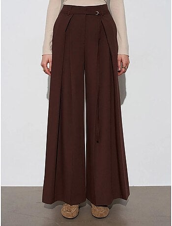 Pantalón de pernera ancha con pinzas dilvin