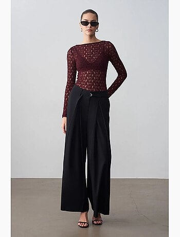 Pantalón de pernera ancha con pinzas dilvin