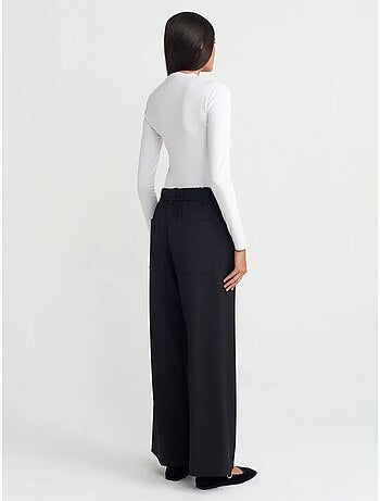 Pantalón de pernera ancha de tejido con cintura elástica y cordón ajustable
