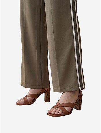 Pantalón de pierna ancha con pinzas y tiro alto my fashion