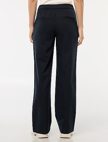 Pantalón con pinzas y bandas laterales