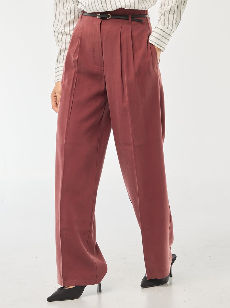 Pantalón de pinzas con cinturón integrado Rojo - Kiabi