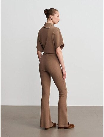 Pantalón de punto acampanado de tiro alto