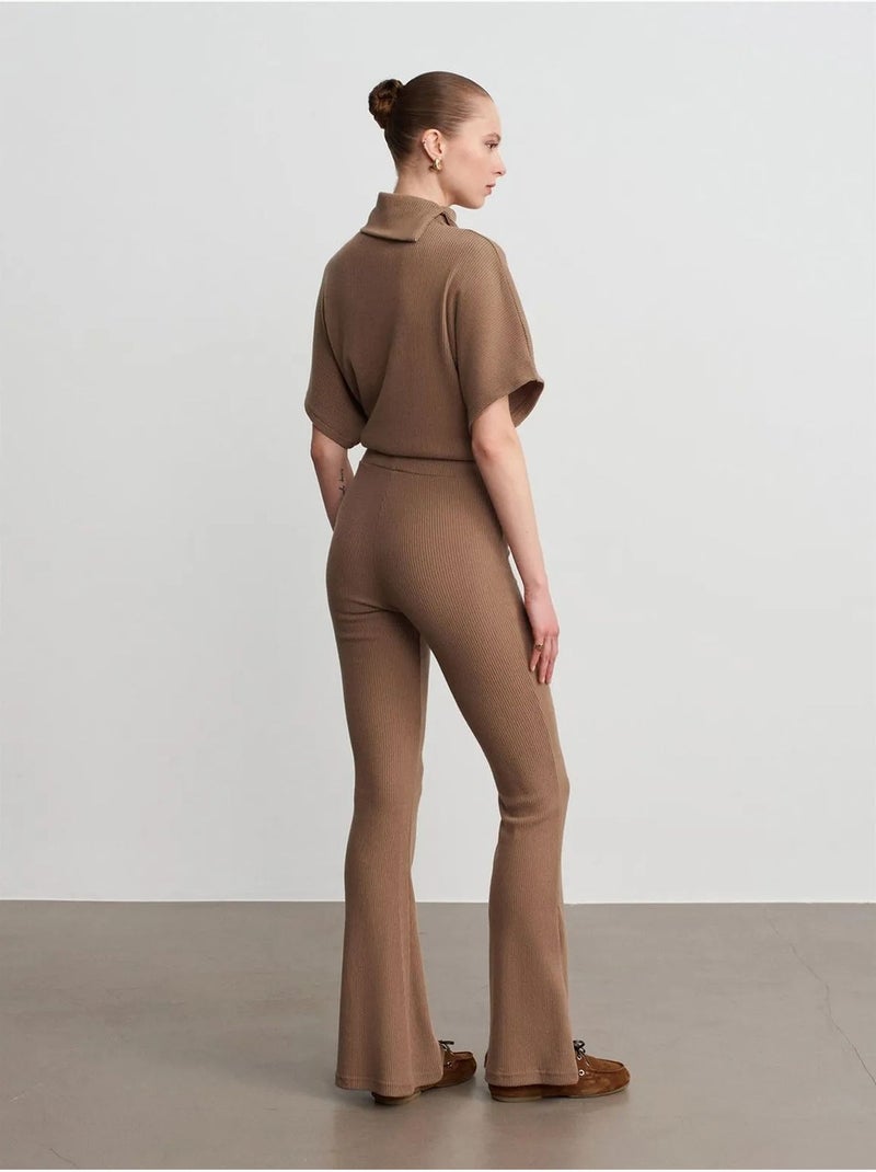 Pantalón de punto acampanado de tiro alto Camel - Kiabi