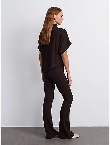 Pantalón de punto acampanado de tiro alto