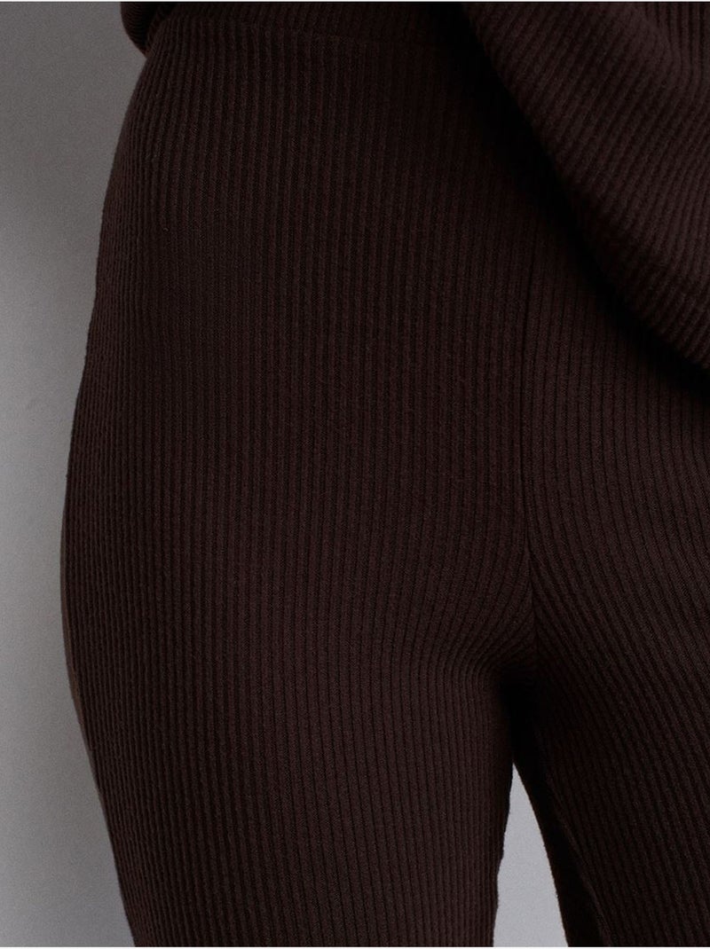 Pantalón de punto acampanado de tiro alto Marrón chocolate - Kiabi