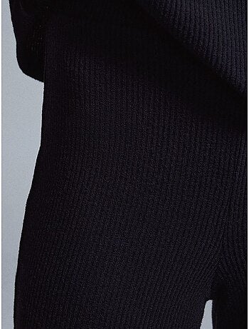 Pantalón de punto acampanado de tiro alto