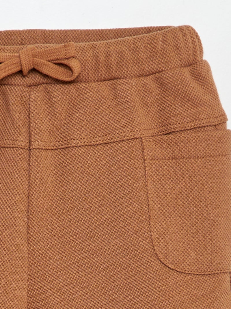 Pantalón de punto de piqué con bolsillos de parche BEIGE - Kiabi