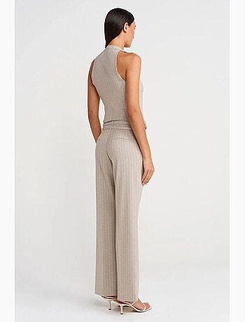 Pantalón de raya diplomática de pernera recta con cinturón dilvin