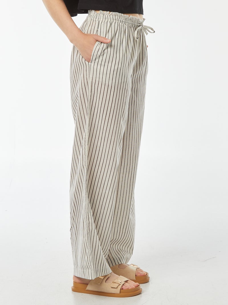 Pantalón de rayas finas con flecos Gris - Kiabi