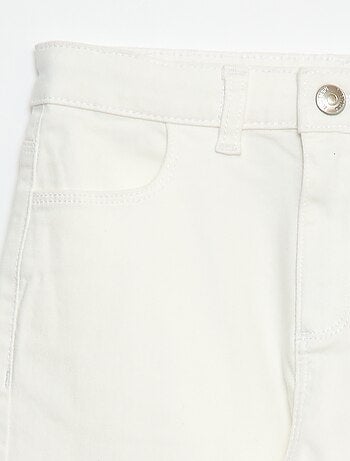 Pantalón de sarga con automáticos - Corte + cómodo