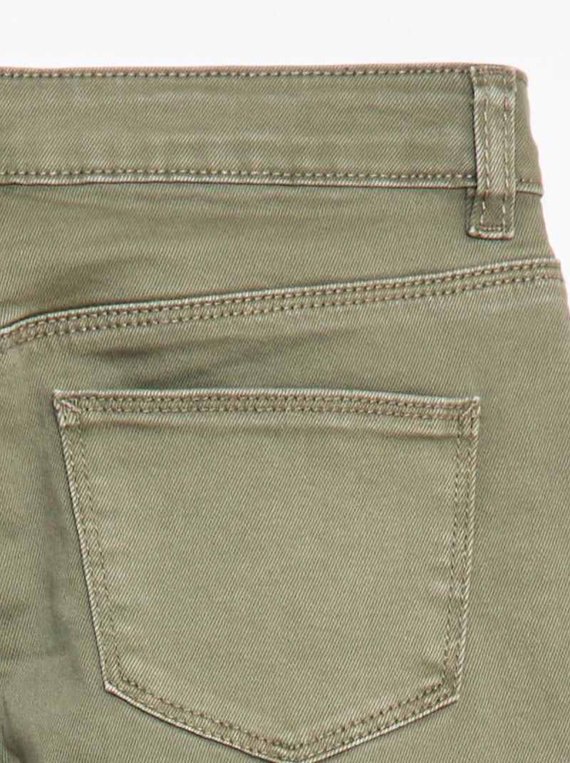 Pantalón de sarga con automáticos - Corte + cómodo Verde - Kiabi