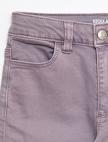 Pantalón de sarga con automáticos
