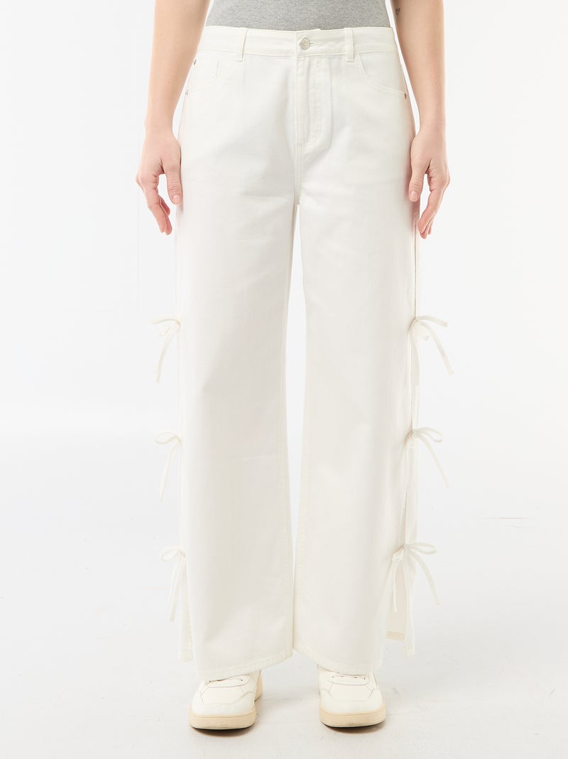Pantalón de sarga con nudos en los laterales Blanco - Kiabi