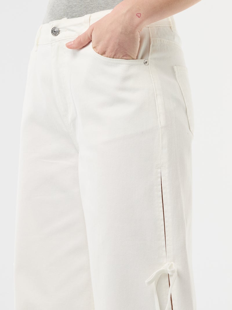 Pantalón de sarga con nudos en los laterales Blanco - Kiabi