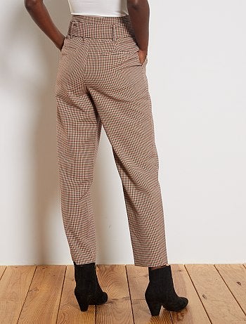 Pantalón de talle alto con cinturón - Kiabi