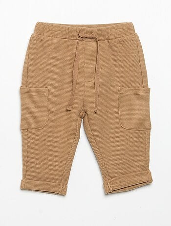 Pantalón de tejido gofrado con bolsillos laterales