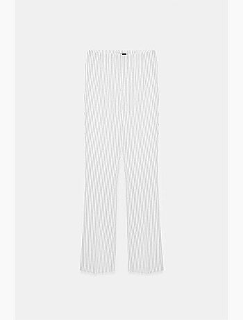 Pantalón de tiro alto a rayas con pinzas y pernera acampanada dilvin