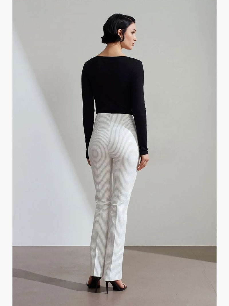 Pantalón de tiro alto a rayas con pinzas y pernera acampanada dilvin Blanco - Kiabi