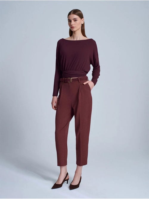 Pantalón de tiro alto con cinturón y pernera recta dilvin - Kiabi Pantalón de tiro alto con cinturón y pernera recta dilvin - Kiabi