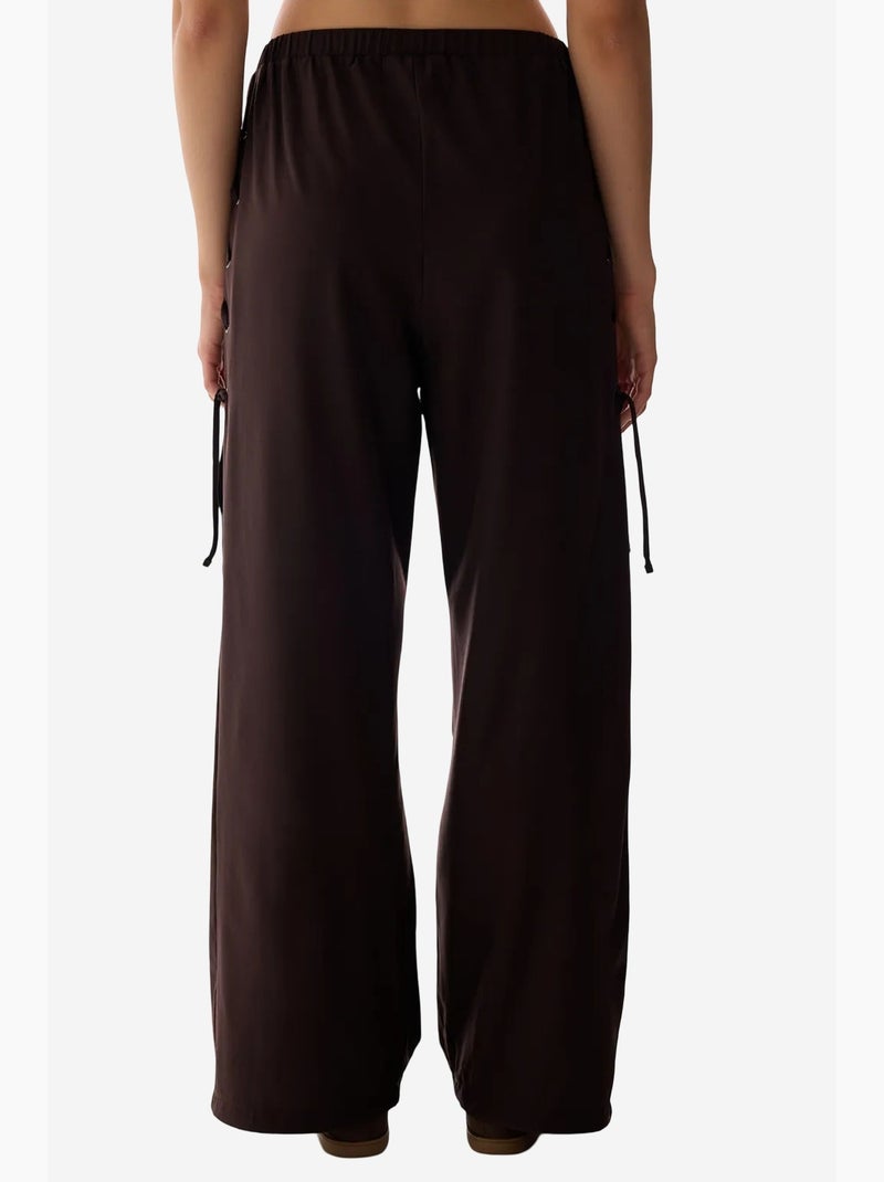 Pantalón de tiro alto con detalle en el bajo penti Marrón chocolate - Kiabi