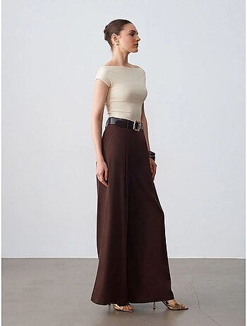 Pantalón de tiro alto con pinzas y pernera ancha dilvin