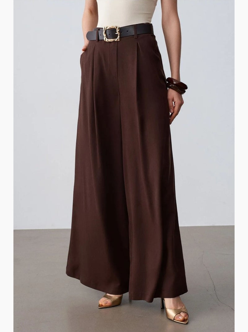 Pantalón de tiro alto con pinzas y pernera ancha dilvin Marrón chocolate - Kiabi