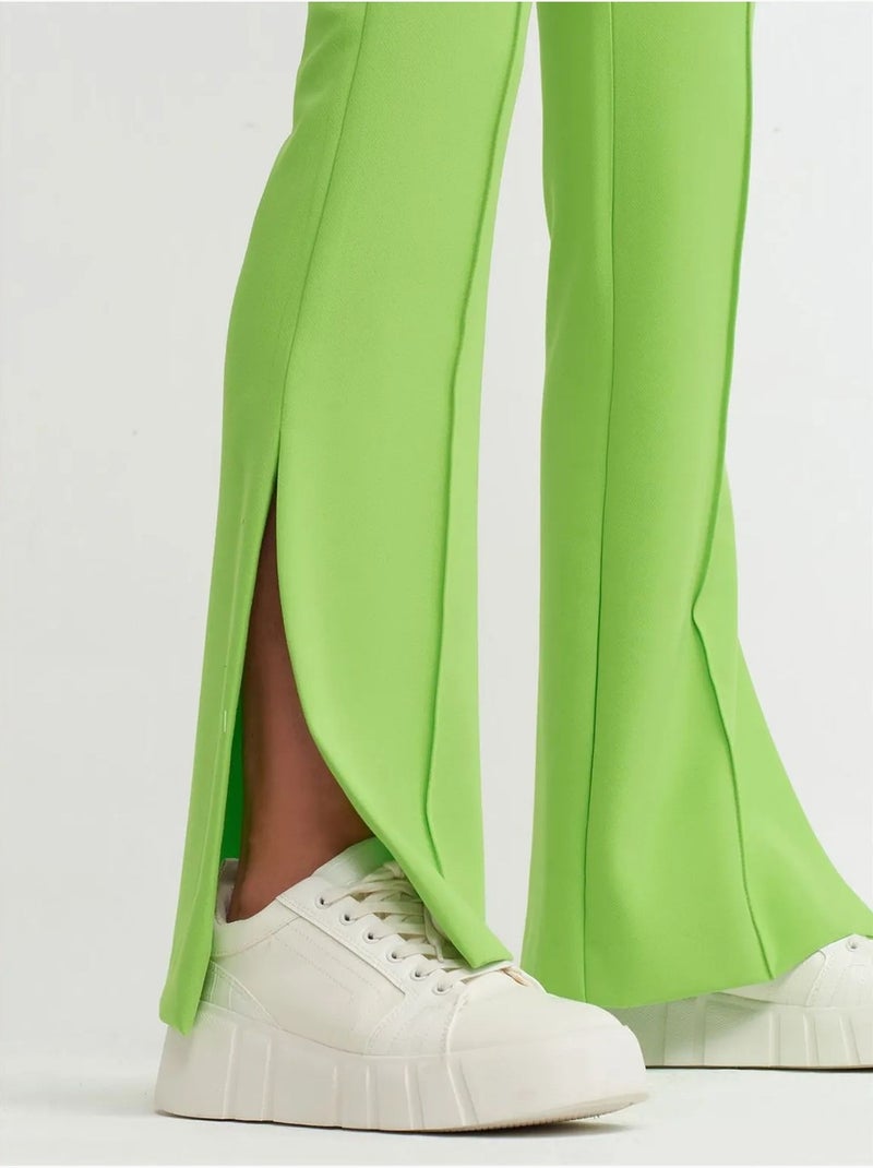 Pantalón de tiro alto de pernera acampanada con abertura Verde tilo - Kiabi