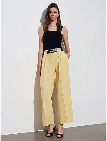 Pantalón de tiro alto, pernera ancha y con pinzas dilvin