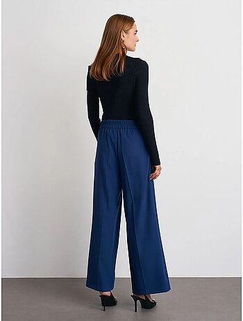 Pantalón de tiro alto, pernera ancha y con pinzas dilvin