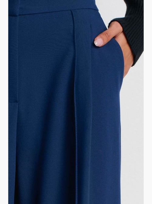 Pantalón de tiro alto, pernera ancha y con pinzas dilvin - Kiabi Pantalón de tiro alto, pernera ancha y con pinzas dilvin - Kiabi