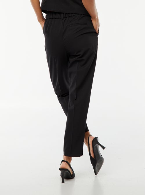 Pantalón de traje liso con 2 bolsillos - Kiabi Pantalón de traje liso con 2 bolsillos - Kiabi
