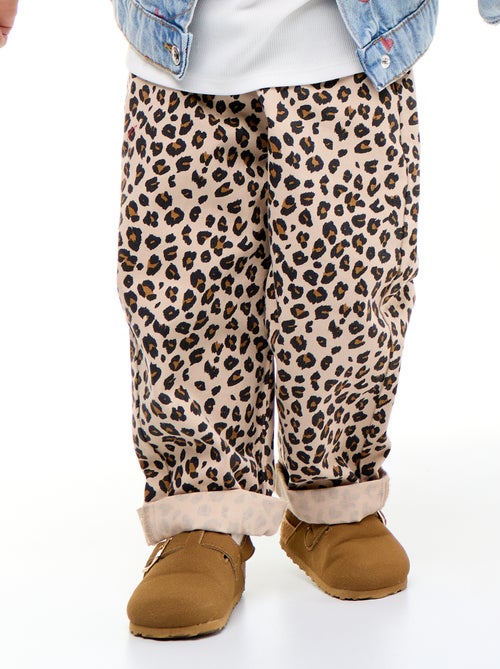 Pantalón de twill con estampado de leopardo - Kiabi Pantalón de twill con estampado de leopardo - Kiabi
