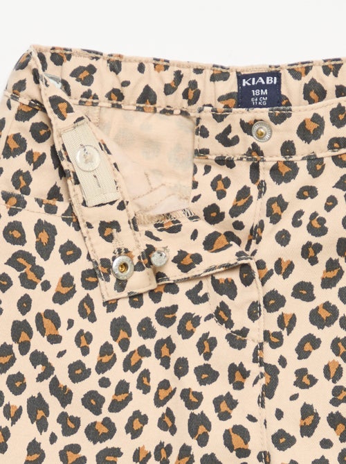 Pantalón de twill con estampado de leopardo - Kiabi Pantalón de twill con estampado de leopardo - Kiabi