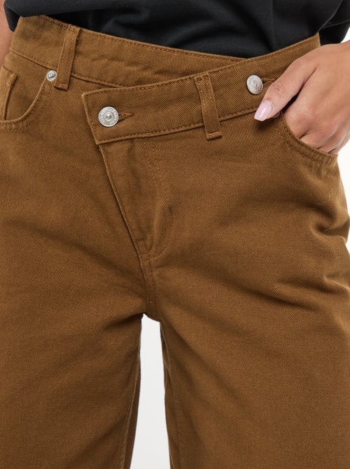 Pantalón de twill de algodón con cinturón descentrado - Kiabi