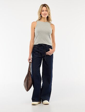 Pantalón denim con mini cinturón