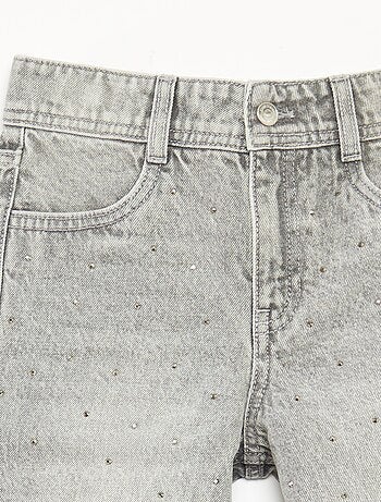 Pantalón denim mom fit con strass