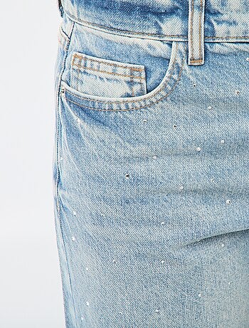 Pantalón denim recto con strass